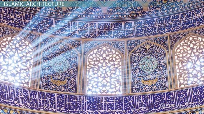 Akulturasi kebudayaan hindu dengan islam dalam seni bangunan tampak pada