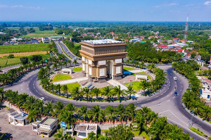 Top bangunan kediri
