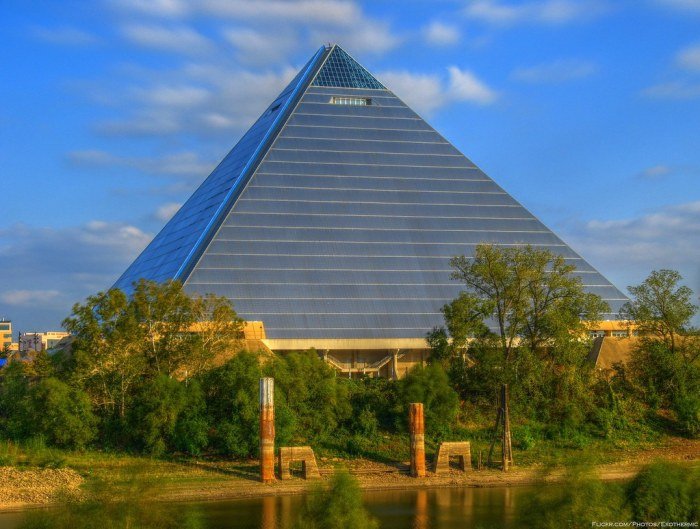Pyramids giza