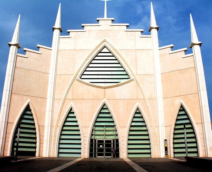 Buildings symmetry photography collage budapest zsolt collages hlinka architecture building corner symmetrical archdaily portray perfect photographer large foto choose board