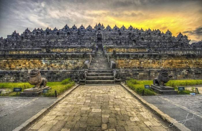 Candi merupakan bangunan peninggalan zaman