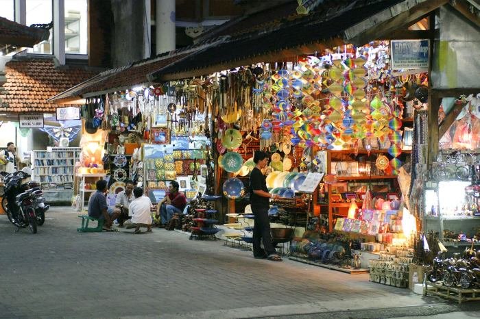 Bali souvenirs shopping buy