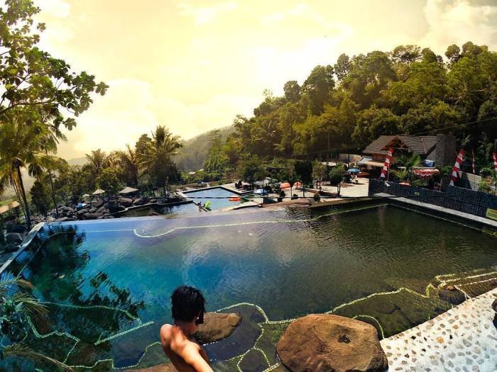 Purwakarta kahuripan kampung tirta giri keindahan riaumandiri objek sajian alam Purwakarta kahuripan kampung tirta giri keindahan riaumandiri objek sajian alam