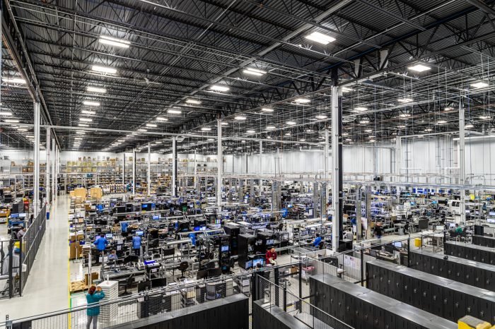 Kaos promosi toko bangunan