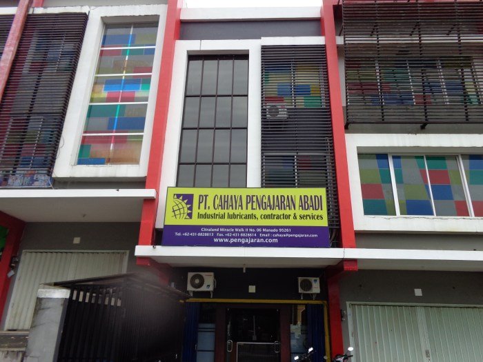 Plaza bangunan electronic manado