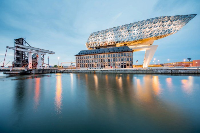 Architecture contemporary world forms features development