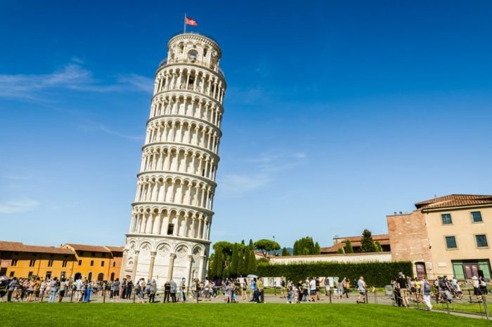 Largest world buildings touropia