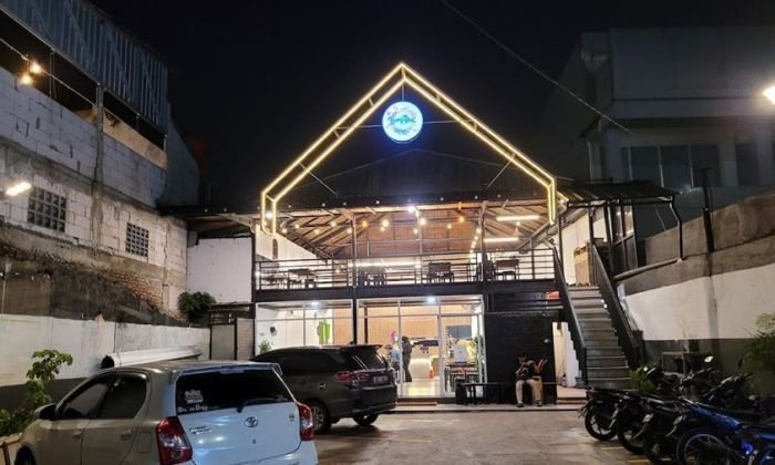 Depo bangunan jatiwaringin