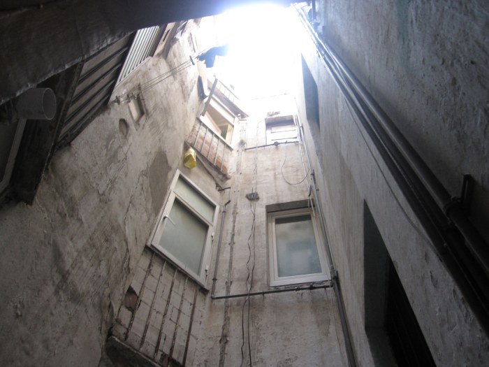 Shaft bangunan adalah