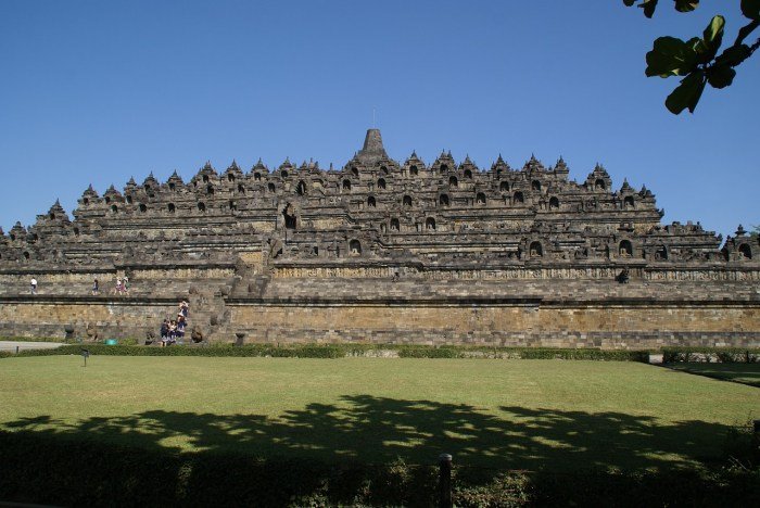Borobudur indonesia temple buddhist world most visit beautiful places surrounding magelang monument java candi largest visited attraction tourist single environtment