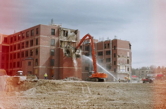 Demolition building services residential buildings contractor commercial dismantling demolishing construction indiamart florida central house flooring equipment
