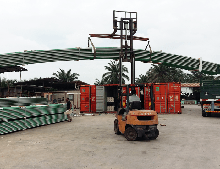 Perusahaan distributor bahan bangunan