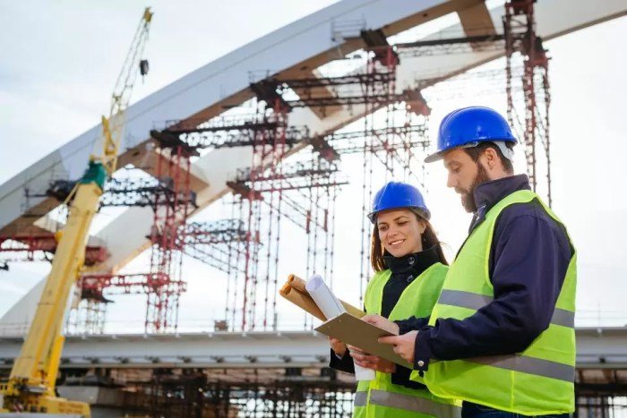 Construction foreman engineer foremen safety management structure company jobs man engineers organizational skills different need good time building become hat