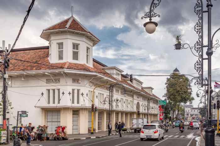 Bangunan tua di bandung
