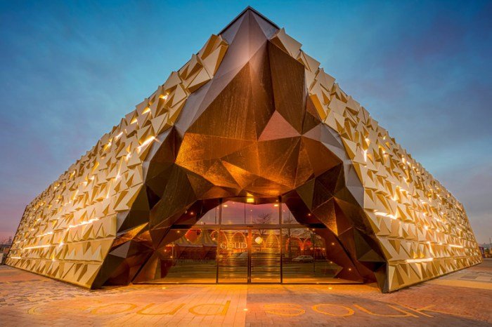 Building office gold business facade glass systems security dallas skyscraper tower modern architecture texas urban cityscape denver windows corporate exterior