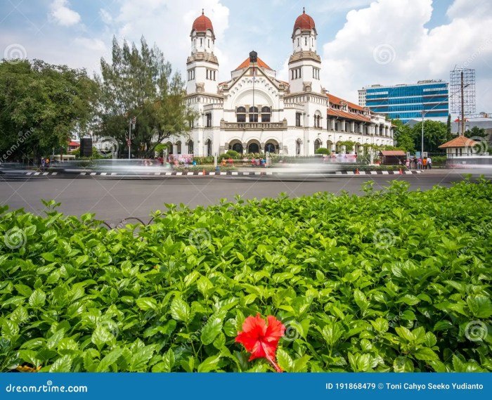 Pintu bangunan lawang sewu