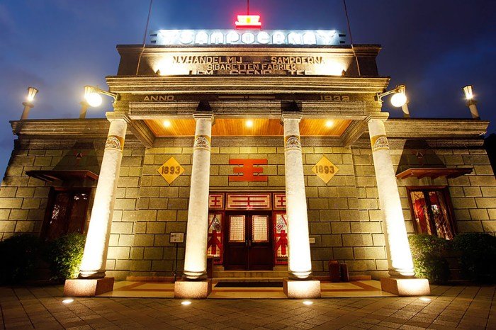 Bangunan bersejarah surabaya