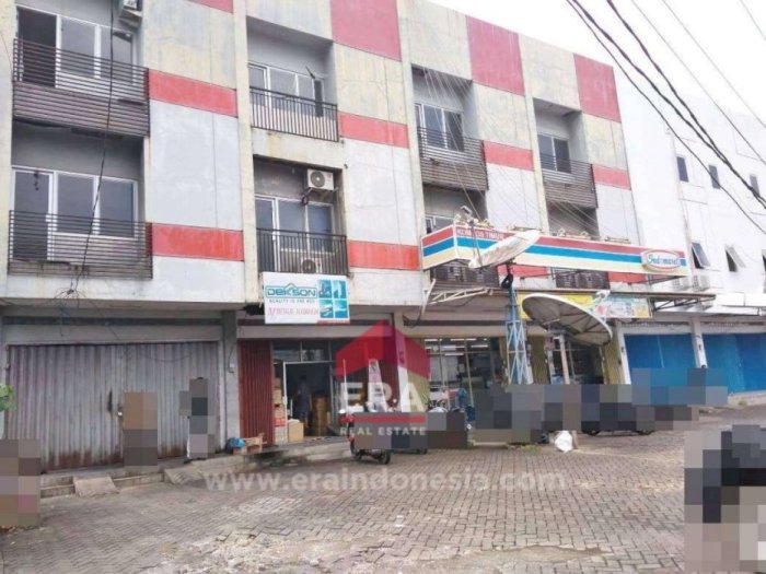 Plaza bangunan manado