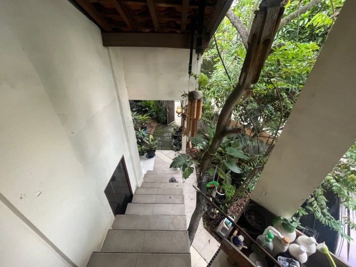 Depo bangunan pondok gede