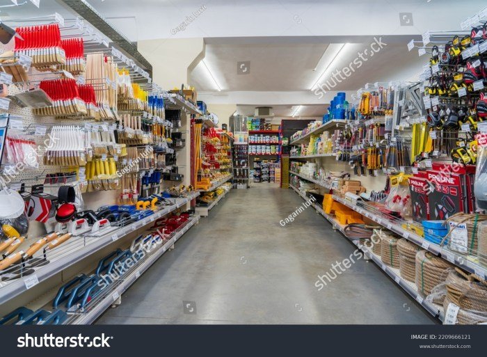 Toko peralatan bangunan terdekat