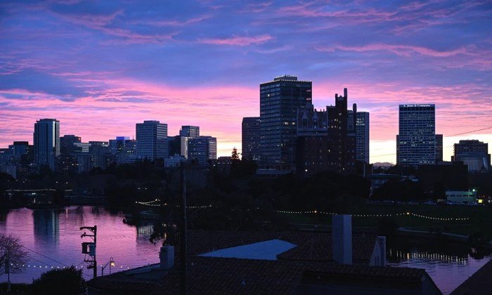 Toko bangunan matahari