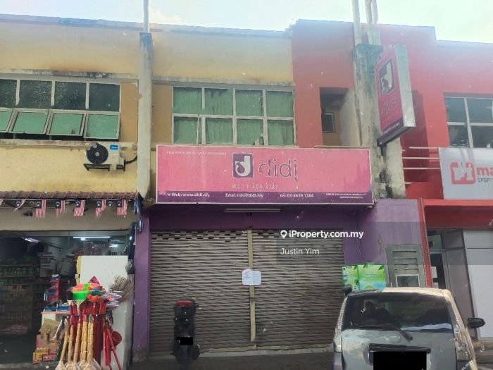 Toko bangunan bandar jaya