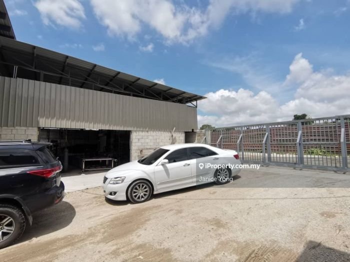 Toko bangunan maju jaya