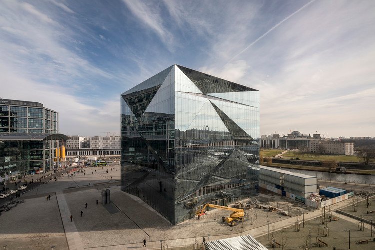 Cube 3xn ventilation intelligente harnesses glazed planar monolite berlino mørk omnicon