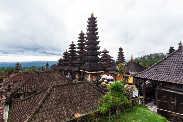 Balinese traditional gate architecture gateways walls