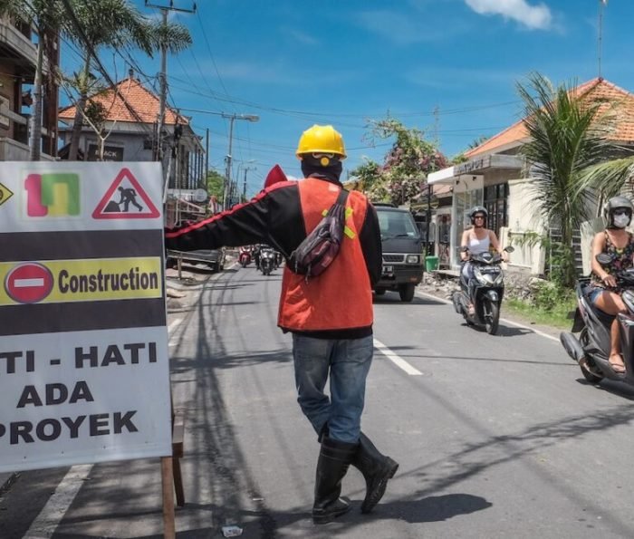 Cari tukang bangunan bali