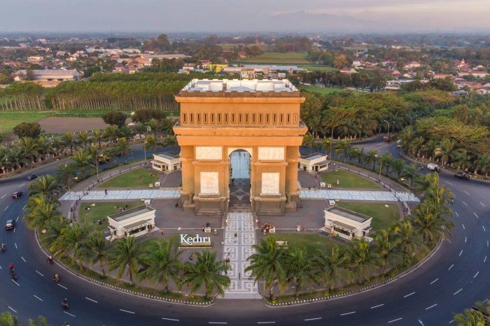 Upah tukang bangunan di kediri