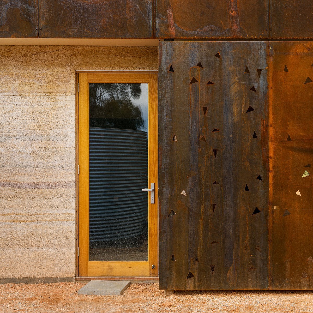 House archdaily article workshop artist architecture