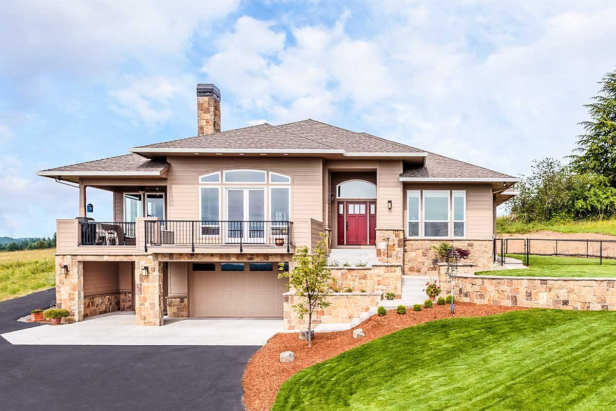 Desain rumah tanah miring ke belakang