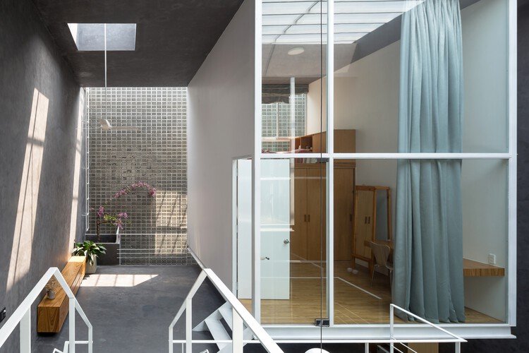 Desain rumah 8x20 4 kamar tidur