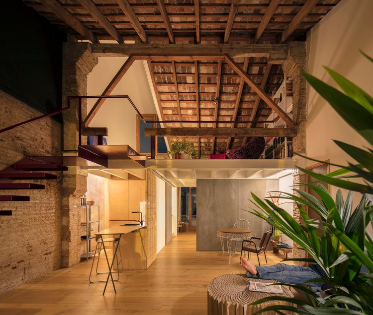 Desain rumah loteng kayu