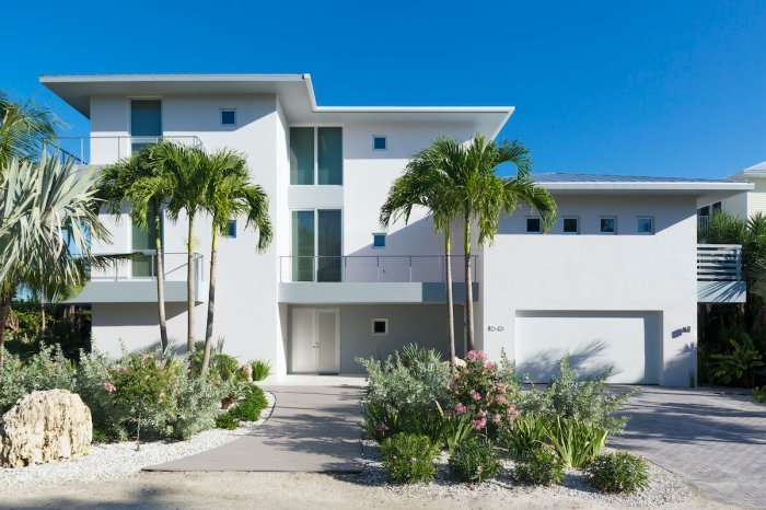 Tropical modern house steel houses living asean designs homes plans livingasean thai framed contemporary frame roof stilts industrial inspiring beautiful